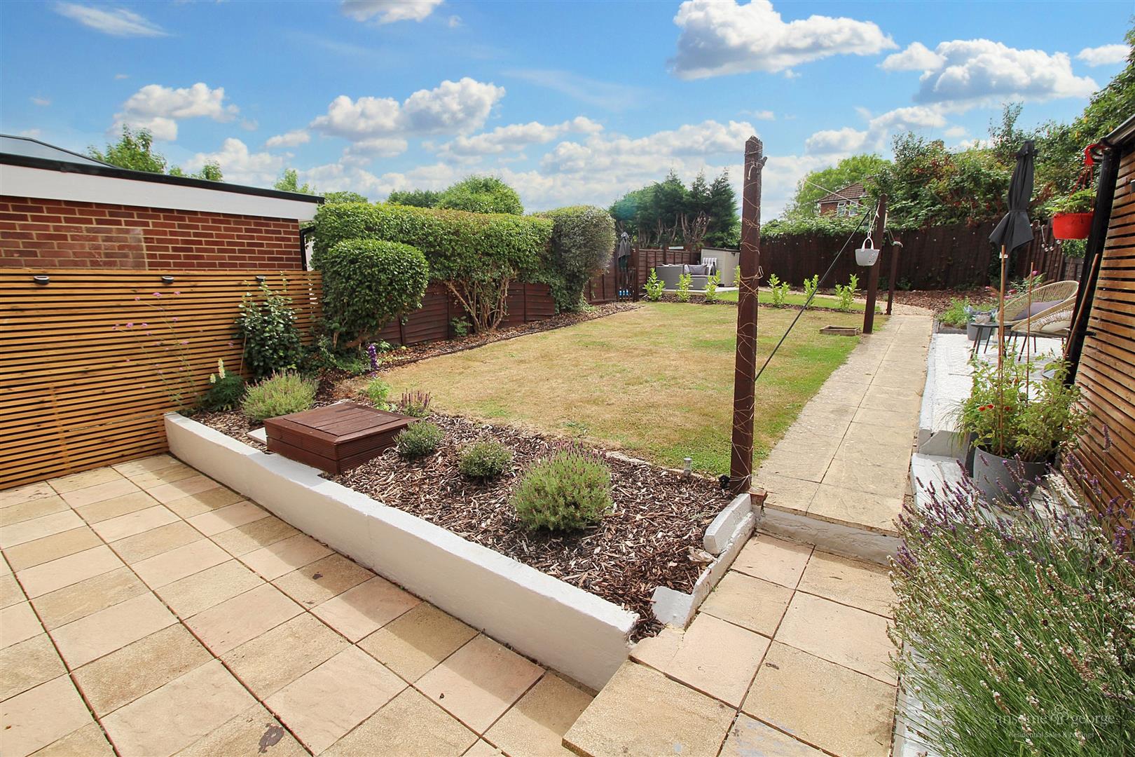 2 bed property in Mayfair, Reading